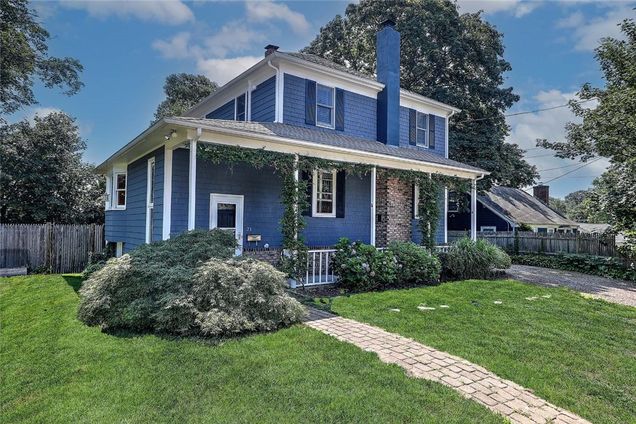 21 Carpenter Avenue Barrington, RI House Active - Photo 1 of 28. Opens carousel modal