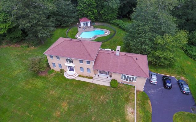 109 Gentry Way