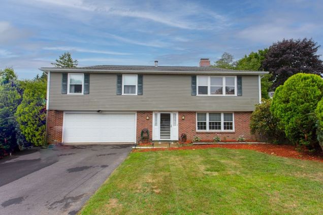 7 Greenbrier Road