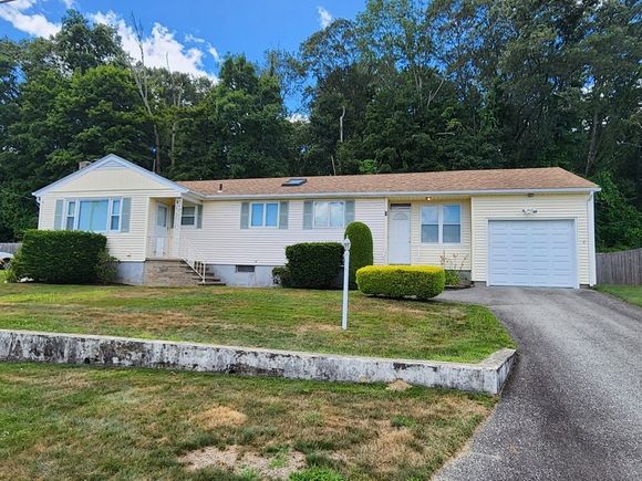 8 Rose Hill Drive Johnston, RI House Active - Photo 1 of 21. Opens carousel modal