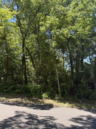 1037 Garnett Avenue Chattanooga, TN Plot of land Sold - Photo 1 of 3. Opens carousel modal