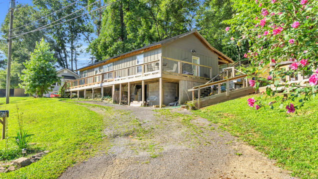 44 Rainbow Drive