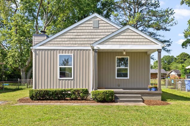 5014 Carolyn Lane Chattanooga, TN House Active - Photo 1 of 27. Opens carousel modal