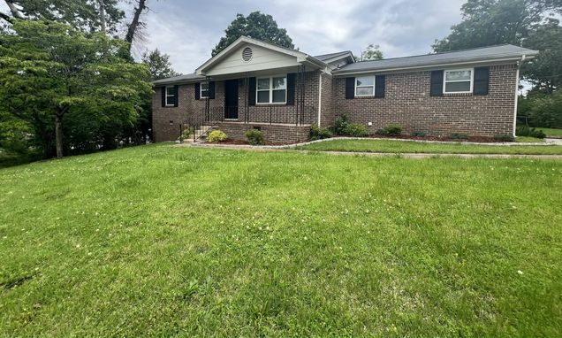 8501 Maplewood Trail Ooltewah, TN House Active - Photo 1 of 16. Opens carousel modal