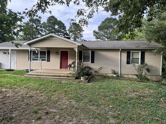 160 Gilliland Drive SE