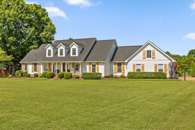 389 Pleasant View Drive