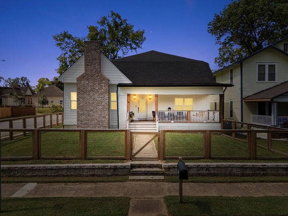 1516 Union Avenue Chattanooga, TN House Active - Photo 1 of 48. Opens carousel modal
