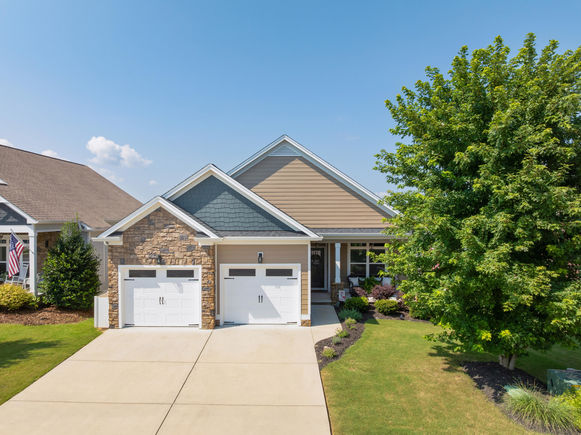 7912 Frostwood Lane Ooltewah, TN House Active - Photo 1 of 35. Opens carousel modal
