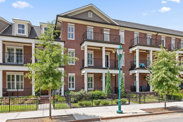 251 Walnut Street Chattanooga, TN Townhouse Active - Photo 1 of 43. Opens carousel modal