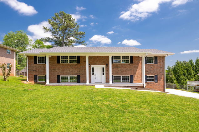 7330 Kenmoor Drive