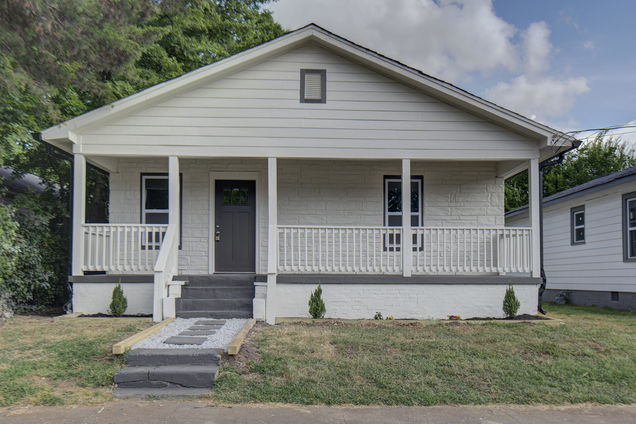 1112 Lincoln Park Lane