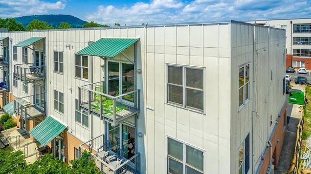 1609 Long Street Unit 301 Chattanooga, TN Condo Active - Photo 1 of 32. Opens carousel modal