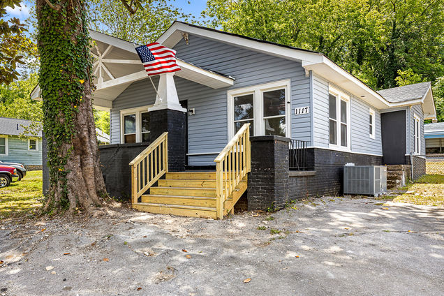 1117 Belmeade Avenue Chattanooga, TN House Active - Photo 1 of 25. Opens carousel modal