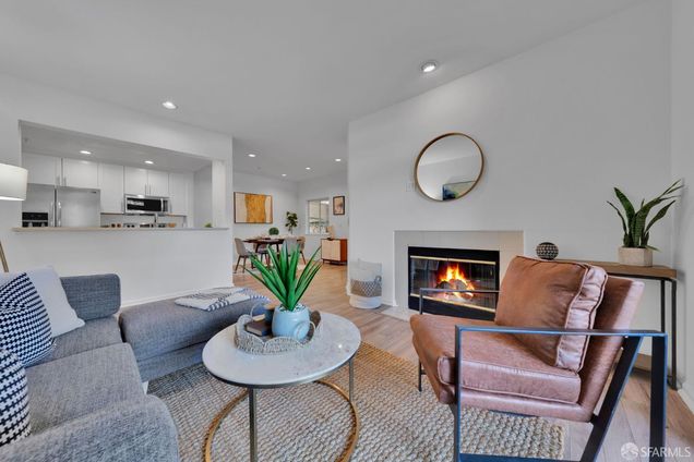 2107 Hastings Shore Lane