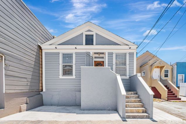 19 Farallones Street