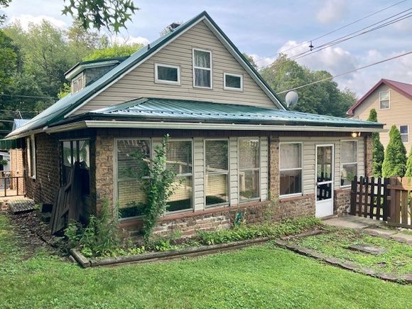 400 Oakland Avenue Johnstown, PA House Sold - Photo 1 of 25. Opens carousel modal