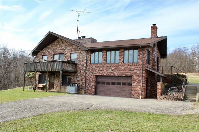 326 E Finley Dr , PA House Sold - Photo 1 of 24. Opens carousel modal