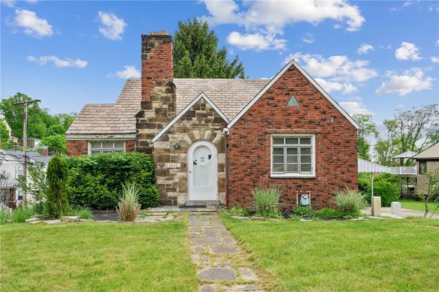 1364 Steuben St Crafton, PA House Sold - Photo 1 of 29. Opens carousel modal