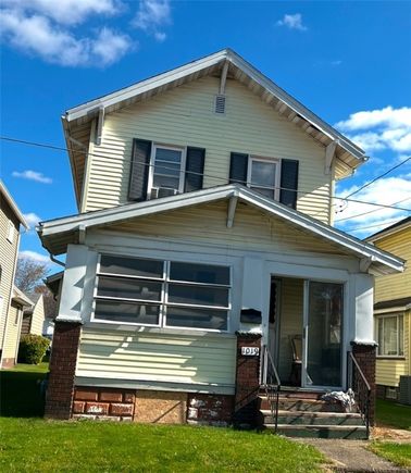 1019 Summit St