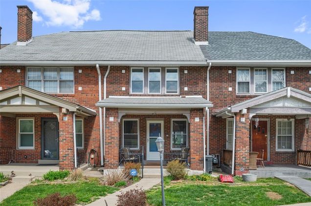 11 Hollenden Place Squirrel Hill, PA Townhouse Sold - Photo 1 of 26. Opens carousel modal