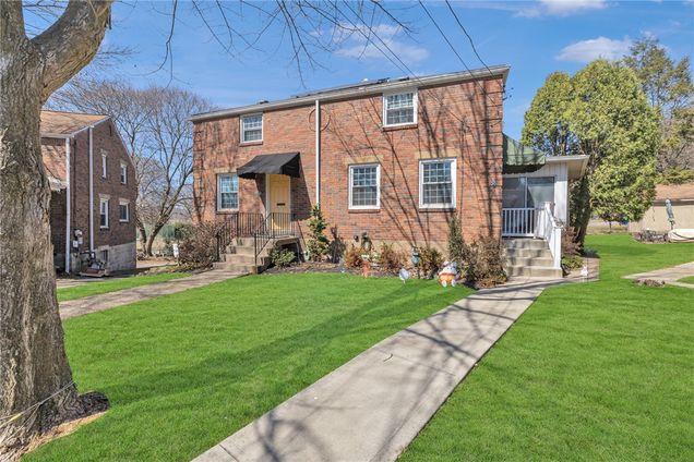 32 N Victory Lane Unit 32 Leetsdale, PA House Sold - Photo 1 of 9. Opens carousel modal