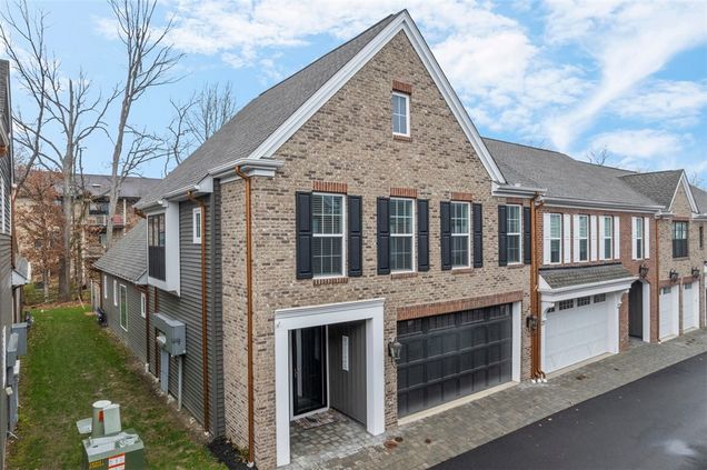 711 England Rd