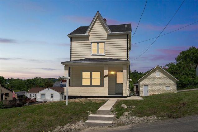 3510 Middletown Rd Crafton Heights, PA House Active - Photo 1 of 35. Opens carousel modal
