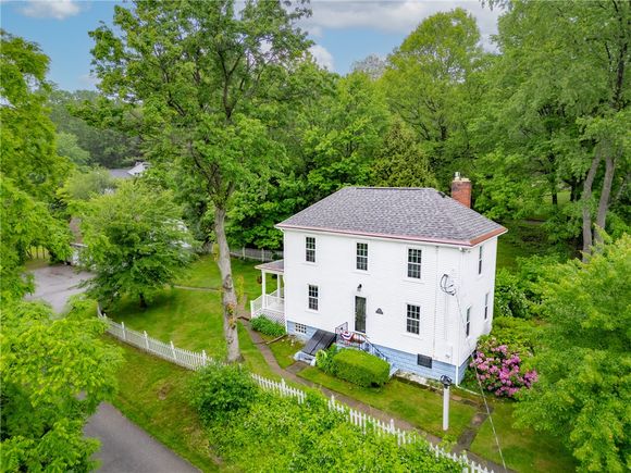 461 Manor Rd