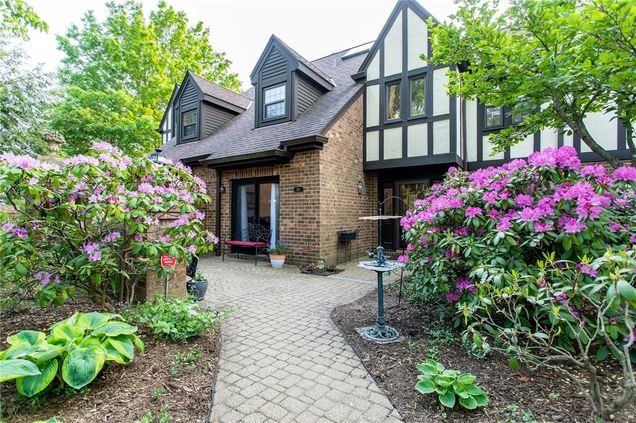 311 Oxbridge Ct