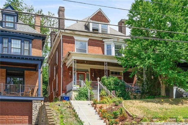 1615 Denniston Squirrel Hill, PA Apartment Active - Photo 1 of 17. Opens carousel modal