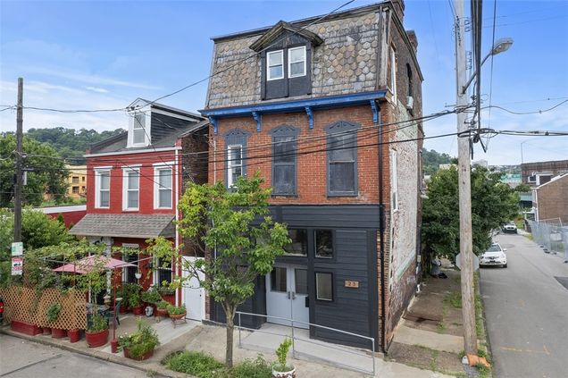 23 Seneca St