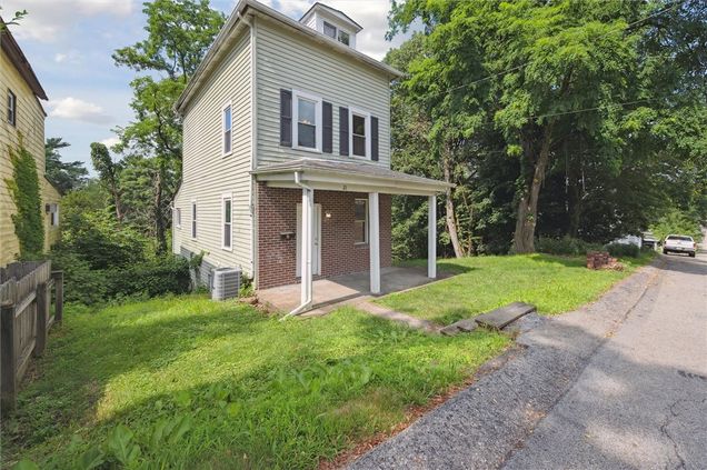 21 Varney St Bellevue, PA House Active - Photo 1 of 34. Opens carousel modal