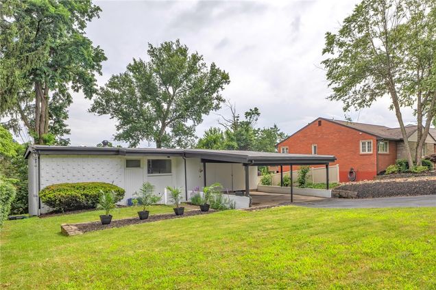 1331 Blue Jay Dr