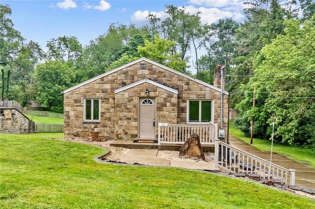 112 Braun Dr Peters Twp, PA House Active - Photo 1 of 50. Opens carousel modal