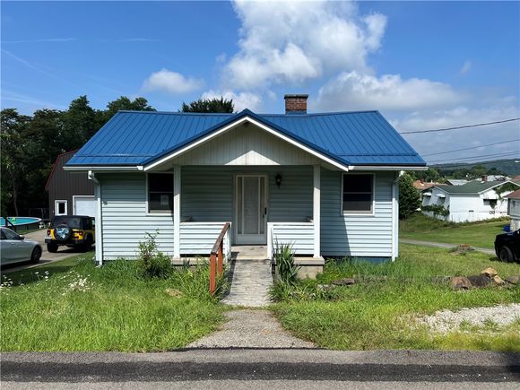 906 Allegheny Ave Plum, PA House Active - Photo 1 of 22. Opens carousel modal