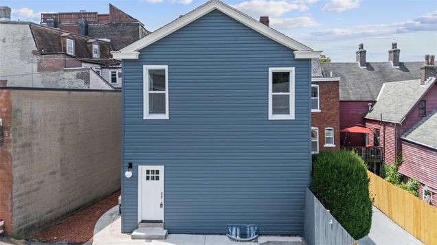 112 Foster Way