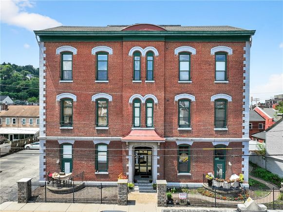 120 S 15th St Unit 203