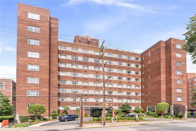 128 N Craig St Unit 612 Pittsburgh, PA Condo Active - Photo 1 of 27. Opens carousel modal