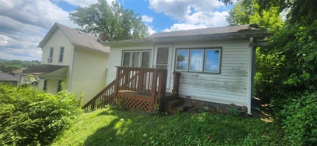 608 Division Avenue Ellwood City, PA House Active - Photo 1 of 16. Opens carousel modal