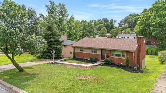 1290 Lakemont Dr Mt Lebanon, PA House Active - Photo 1 of 45. Opens carousel modal