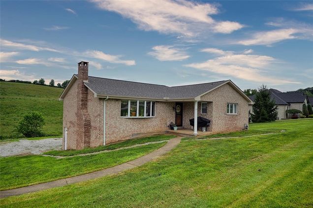 379 Pleasant Valley Road