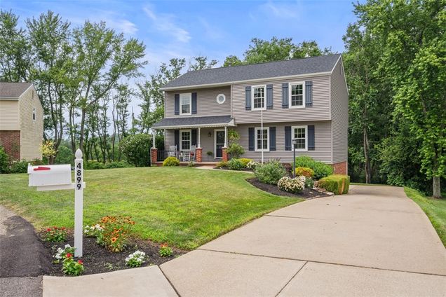 4899 Sioux Court Hampton, PA House Active - Photo 1 of 50. Opens carousel modal