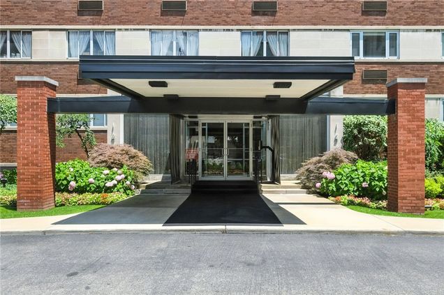 128 N Craig St Unit 802 Pittsburgh, PA Condo Active - Photo 1 of 37. Opens carousel modal