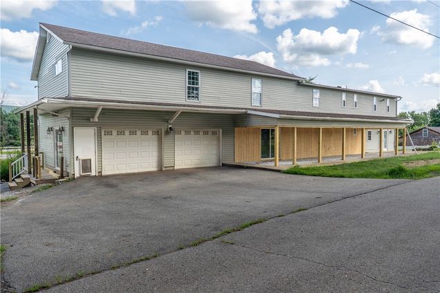 130 Hibbs Ln