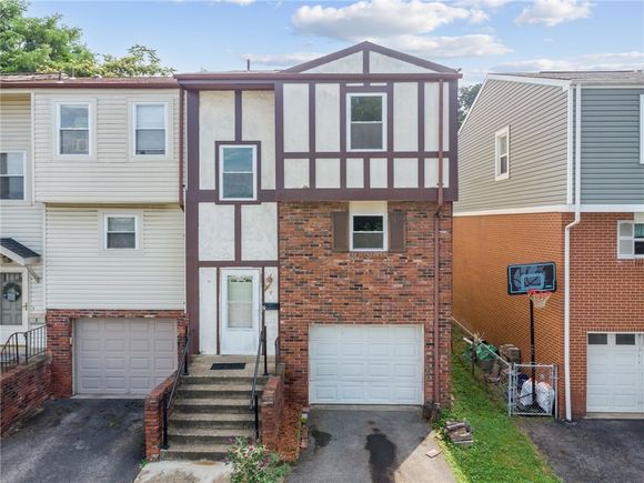 7 Mckinley Sq Coraopolis, PA Townhouse Active - Photo 1 of 27. Opens carousel modal