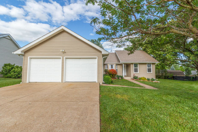 1408 Woodhill Drive Lebanon, MO House Sold - Photo 1 of 27. Opens carousel modal