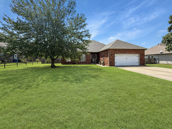 2235 Alison Street Carthage, MO House Active - Photo 1 of 44. Opens carousel modal