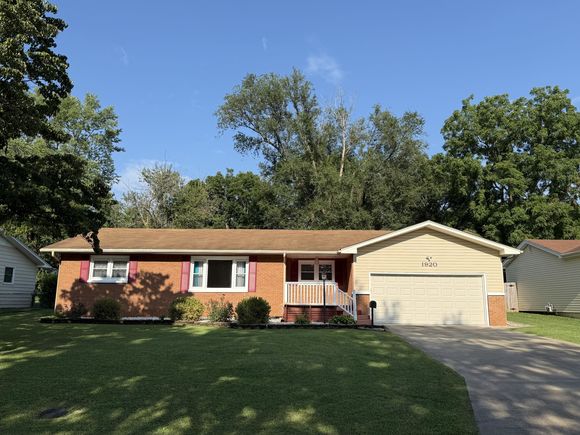 1920 S Sieger Drive Springfield, MO House Active - Photo 1 of 21. Opens carousel modal