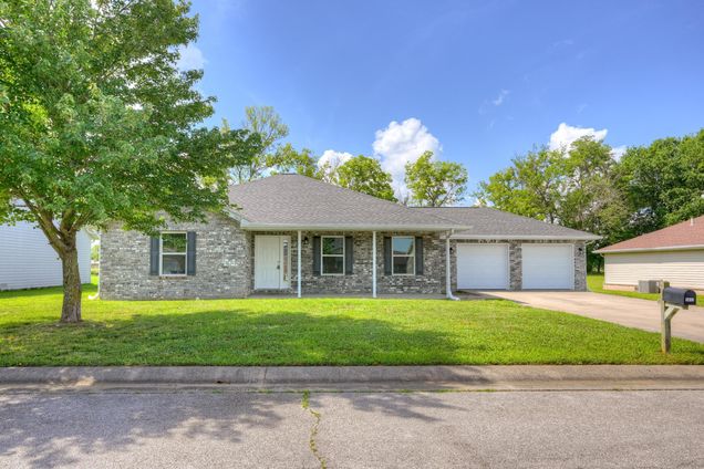 1412 Wyndham Lane