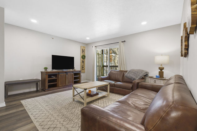 2964 Vineyards Parkway Unit 4